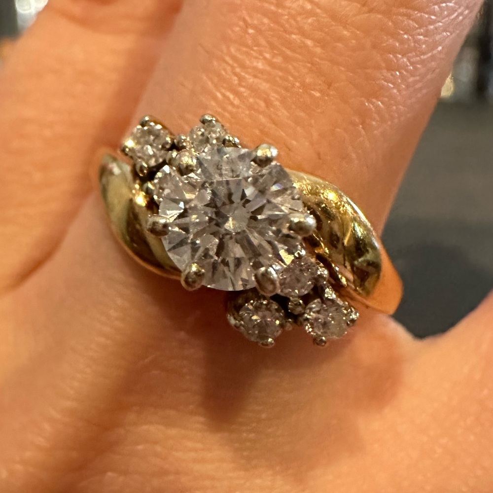 14k .75 ct center stone diamond ring